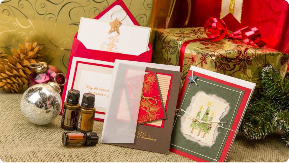 Scented Holiday DIY Pinecones and Cards with dōTERRA Oils